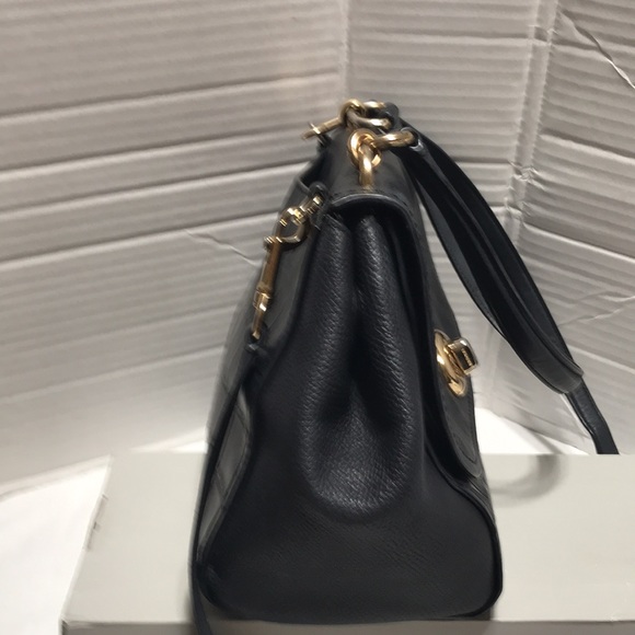 Coach pebble/croc embossed leather bag with double straps with gold tone hardwar - Picture 4 of 7